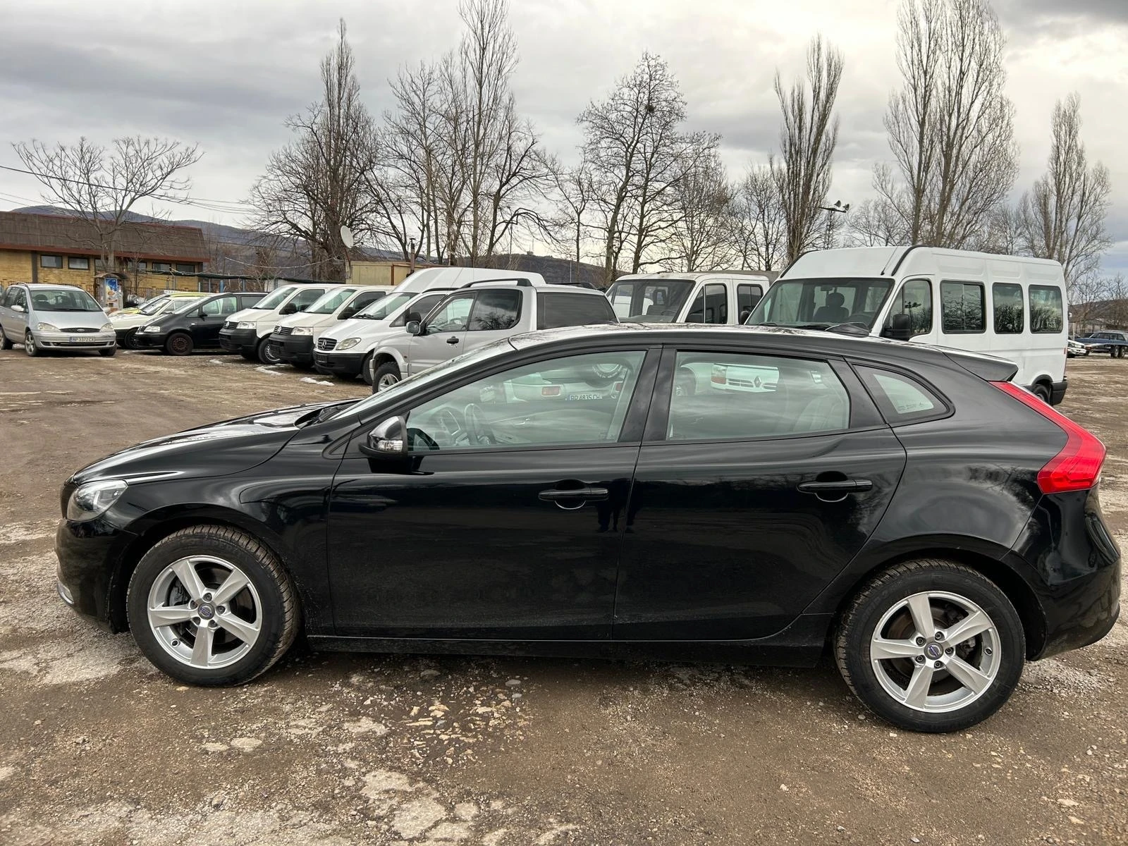 Volvo V40 2.0 D - изображение 7