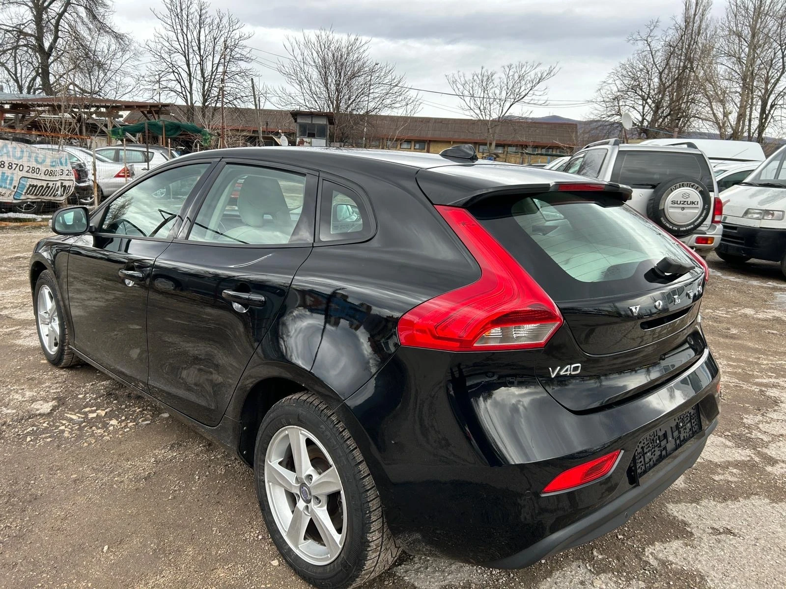 Volvo V40 2.0 D - изображение 5