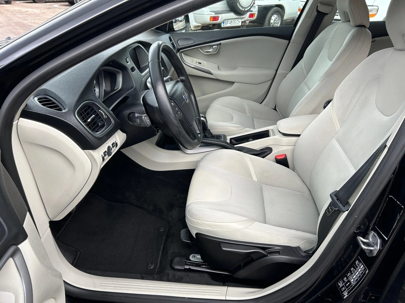 Volvo V40 2.0 D | Mobile.bg — изображение 12