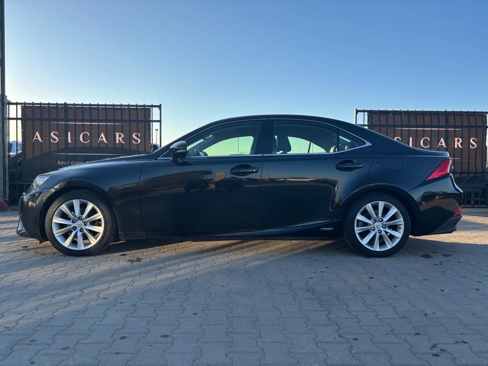 Lexus IS 300 2.5I/HYBRID AUTOMATIC EURO 5B - изображение 2