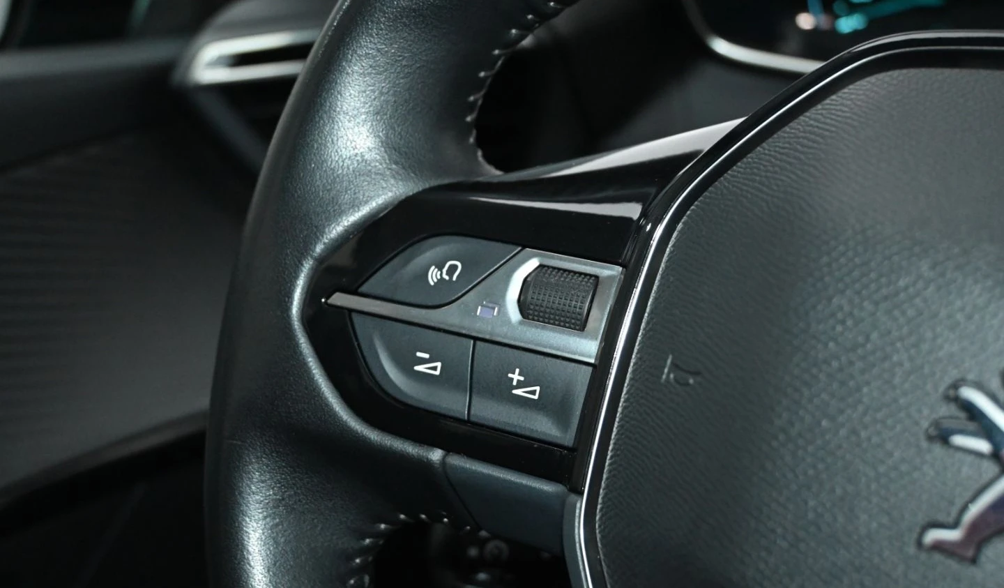 Peugeot 208 E-ACTIVE/136HP/PDC/DAB/ECO-LED/TEMPOMAT/334v - изображение 9