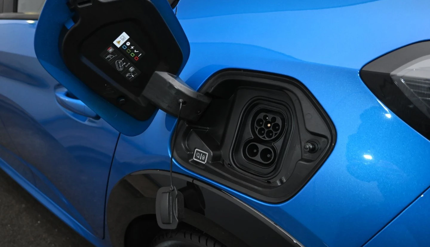 Peugeot 208 E-ACTIVE/136HP/PDC/DAB/ECO-LED/TEMPOMAT/334v - изображение 6