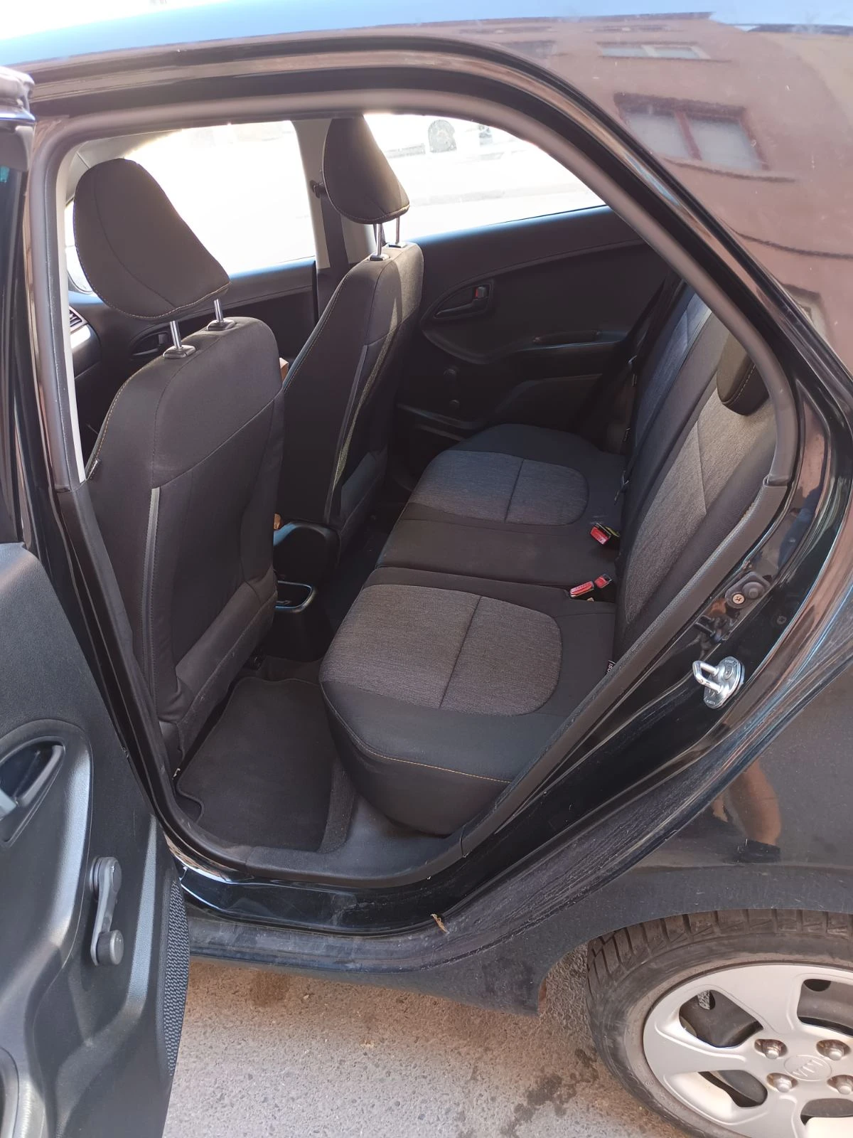 Kia Picanto 1.0 - изображение 3