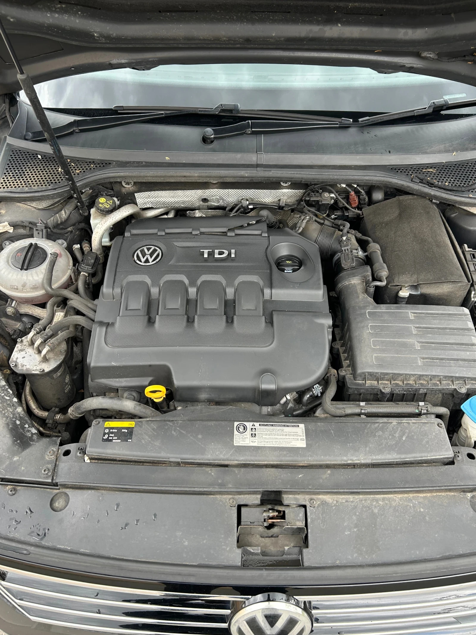 VW Passat 1.6 120кс, снимка 13 - Автомобили и джипове - 54388587