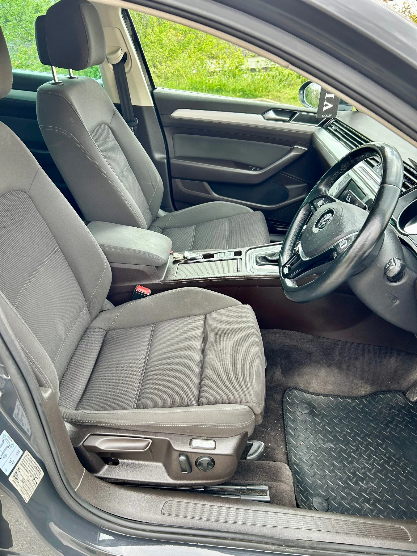 VW Passat 1.6 120кс, снимка 7 - Автомобили и джипове - 54388587