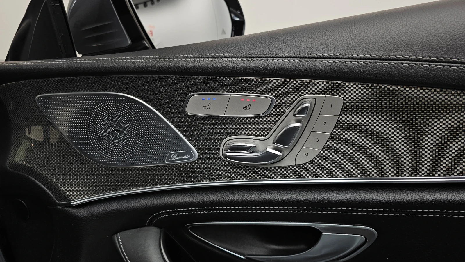 Mercedes-Benz CLS 400 d 4MATIC AMG Line, снимка 12 - Автомобили и джипове - 54644974