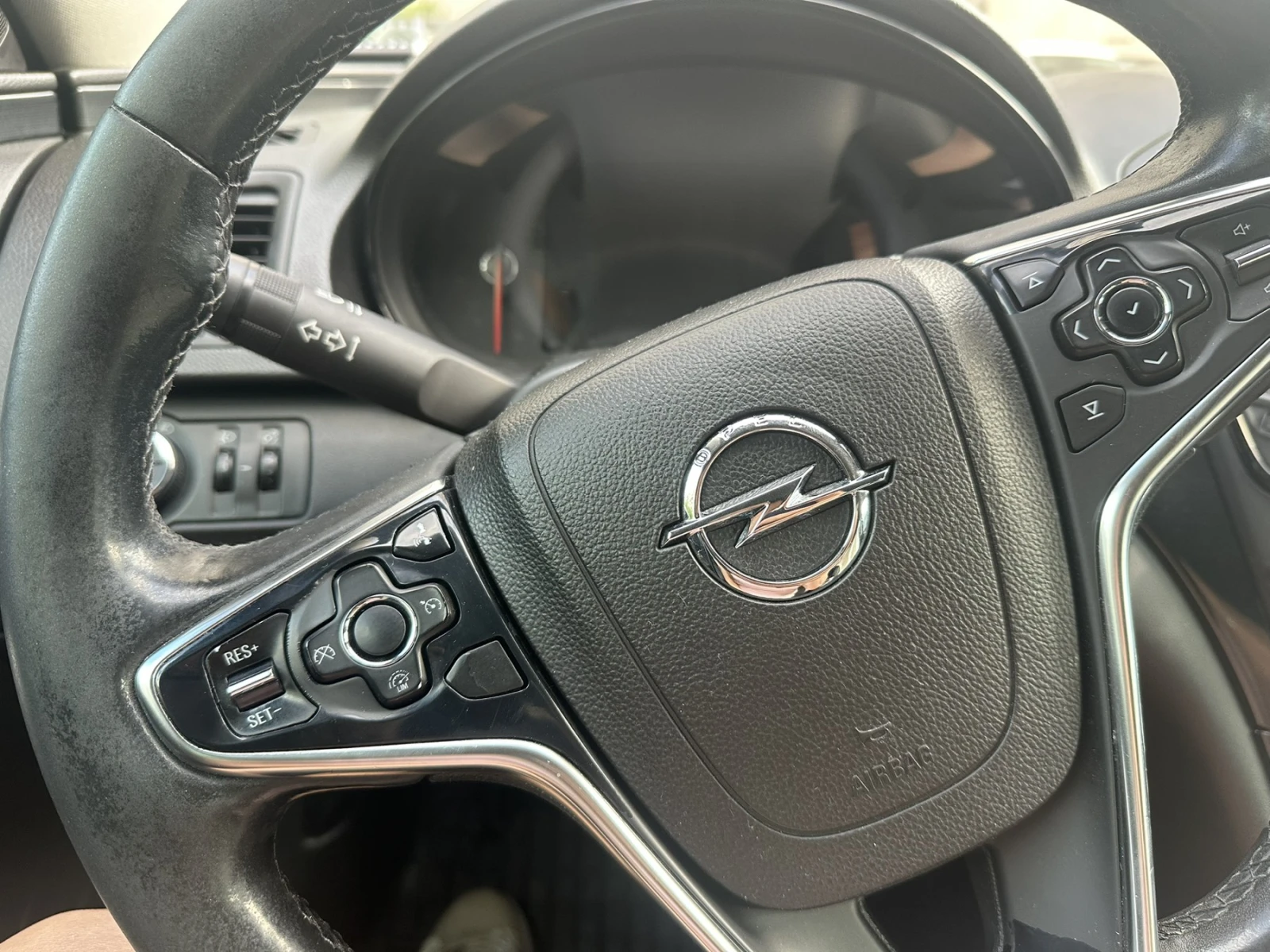 Opel Insignia Tourer A Facelift, снимка 9 - Автомобили и джипове - 55342845