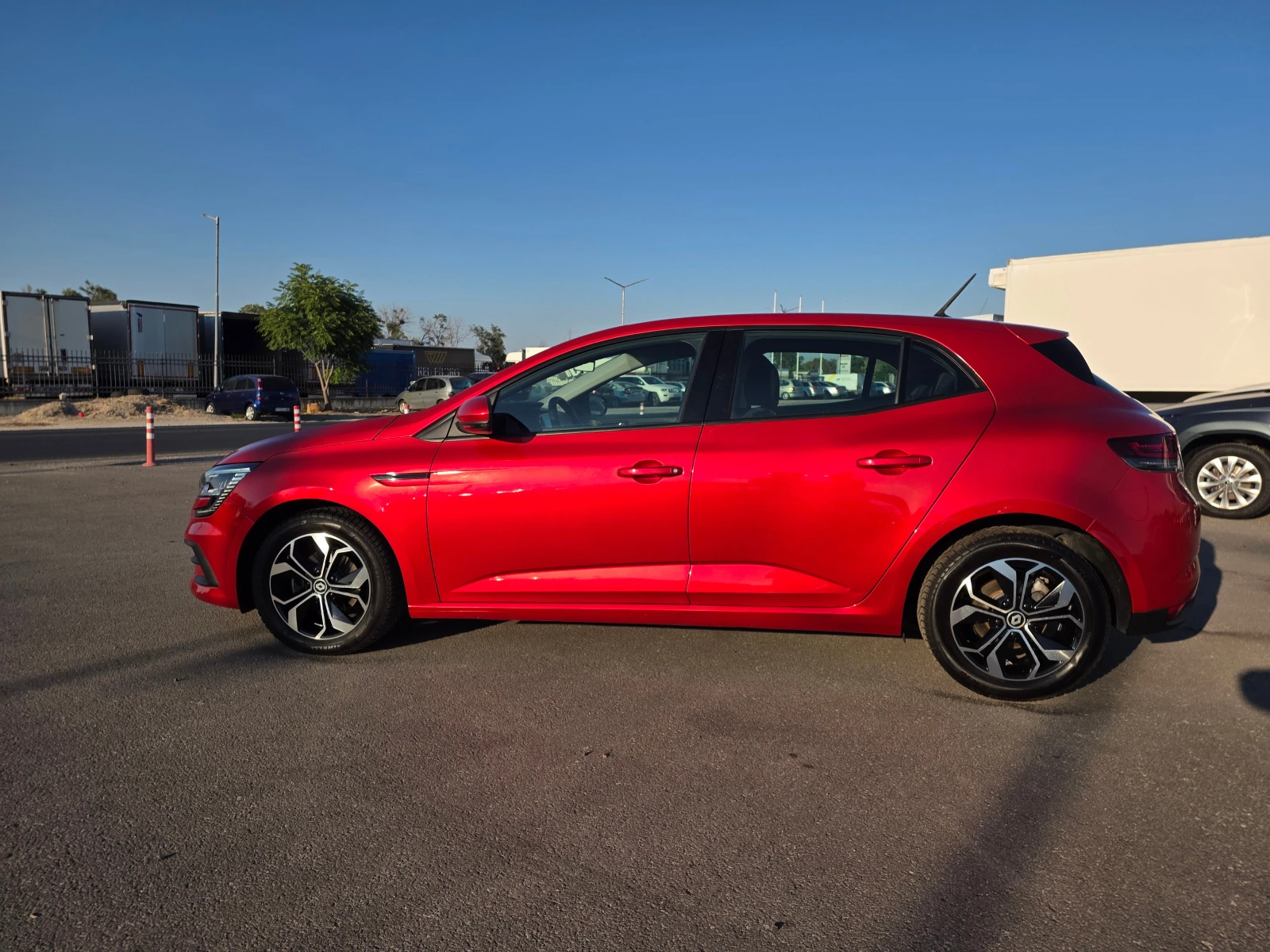 Renault Megane А/Т 1.5 DCI 115 кс, снимка 2 - Автомобили и джипове - 55752855