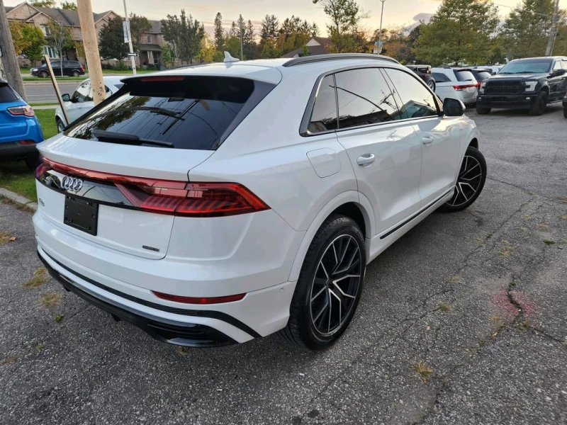 Audi Q8  Progressiv / 360 / DISTRONIC / PANO / ОБДУХВАНЕ , снимка 17 - Автомобили и джипове - 53422408