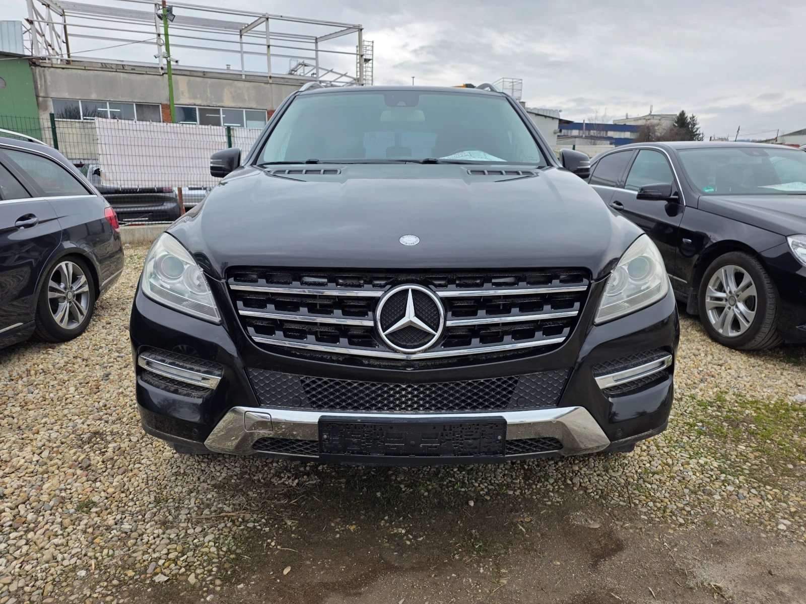 Mercedes-Benz ML 350 CDI BLUEEFFICIENCY BLUETEC EURO6B - КАТО НОВА!!!, снимка 2 - Автомобили и джипове - 52179754