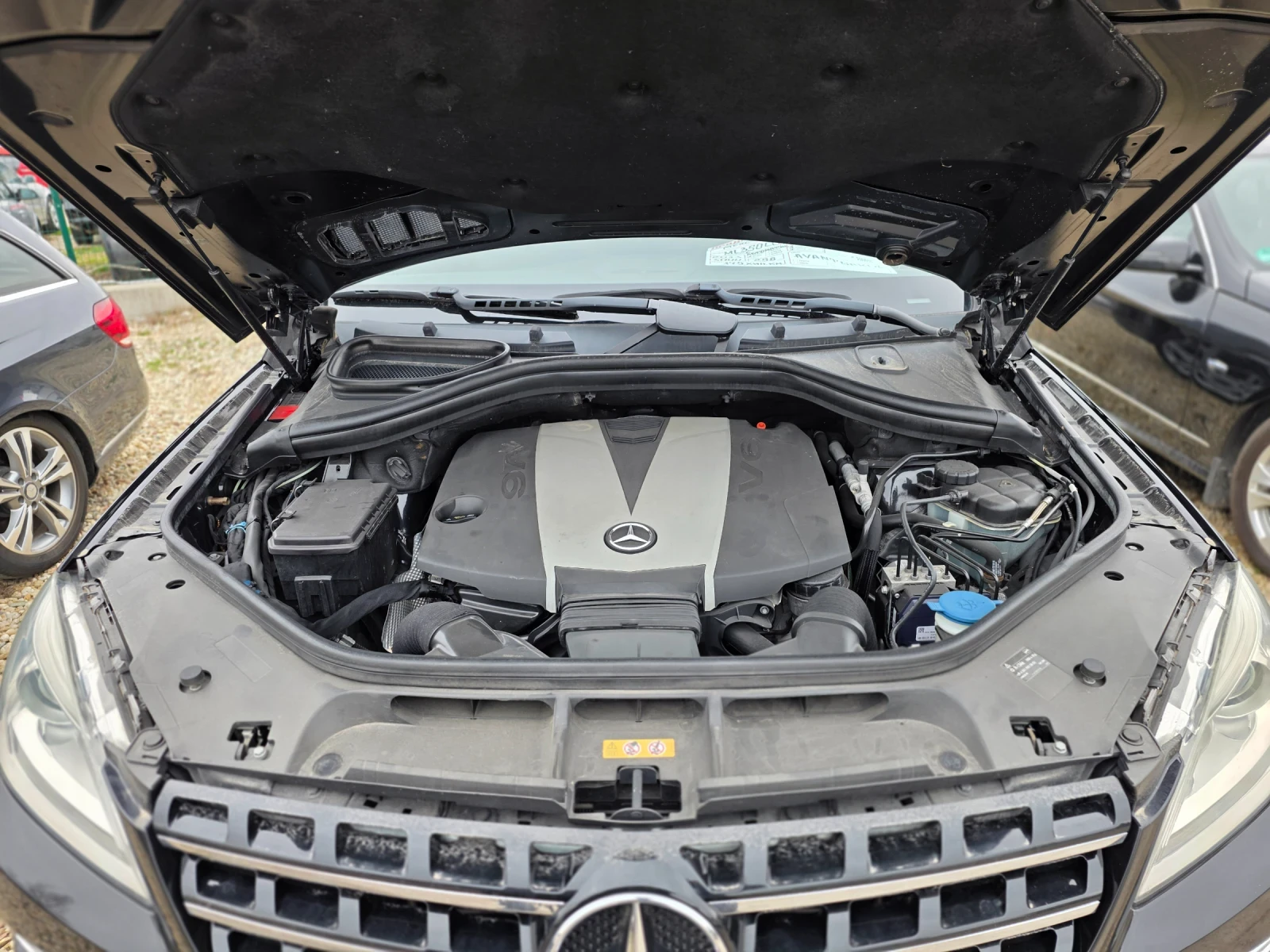 Mercedes-Benz ML 350 CDI BLUEEFFICIENCY BLUETEC EURO6B - КАТО НОВА!!!, снимка 15 - Автомобили и джипове - 52179754