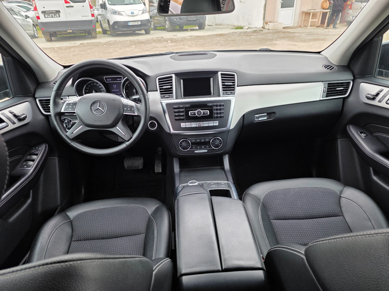 Mercedes-Benz ML 350 CDI BLUEEFFICIENCY BLUETEC EURO6B - КАТО НОВА!!!, снимка 12 - Автомобили и джипове - 52179754