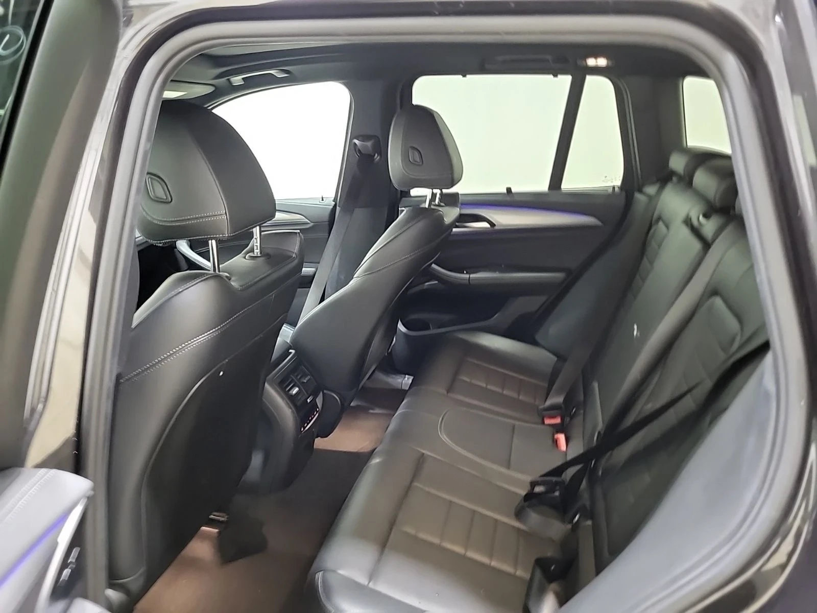 BMW X3 M-pkg* CarPlay* Ambient* Подгрев* Пано, снимка 16 - Автомобили и джипове - 53888469