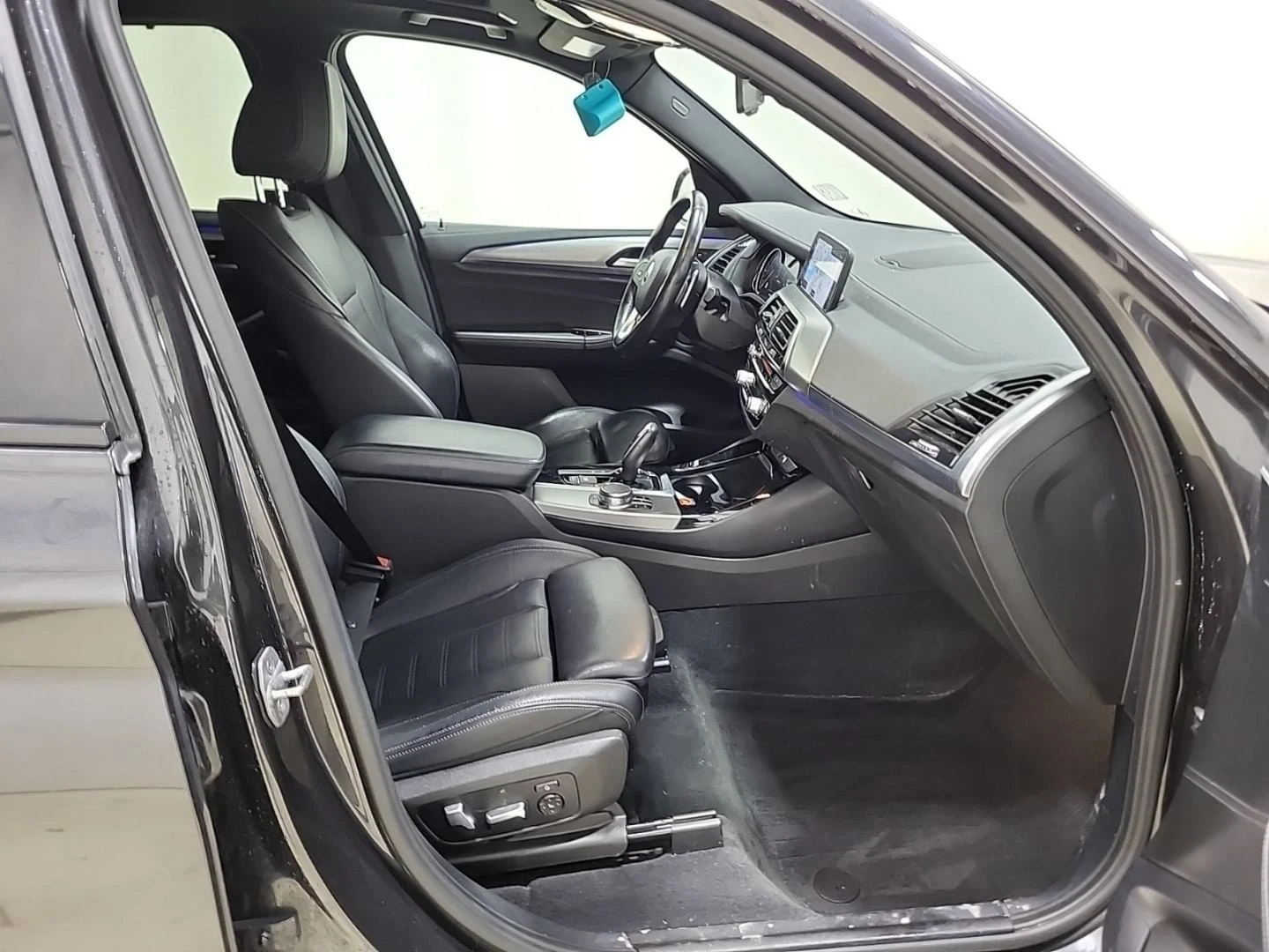 BMW X3 M-pkg* CarPlay* Ambient* Подгрев* Пано, снимка 15 - Автомобили и джипове - 53888469