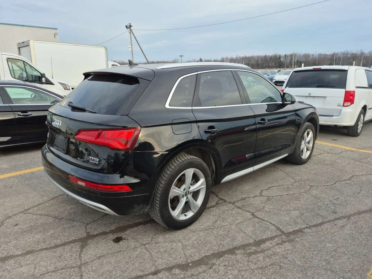 Audi Q5 PROGRESSIV * ПОДГРЕВ * ПАНО * ОТ ПРЕДСТАВИТЕЛСТВО, снимка 3 - Автомобили и джипове - 54034442