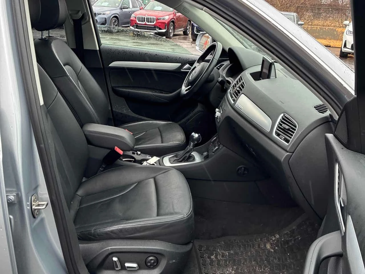 Audi Q3 * Progressiv * CARFAX * БЕЗ ПЪРВОНАЧАЛНА ВНОСКА, снимка 17 - Автомобили и джипове - 54312863