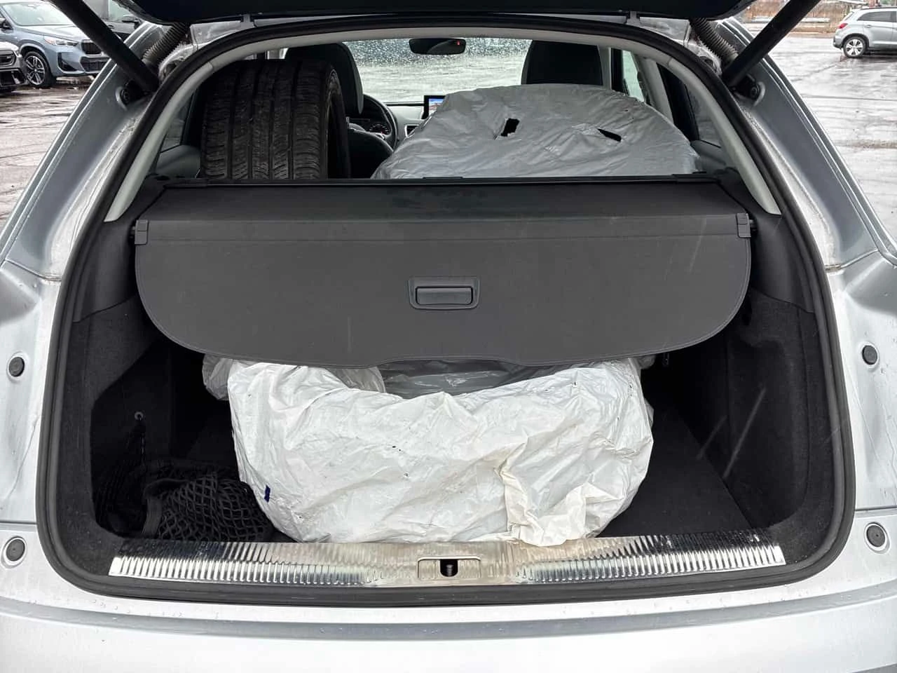 Audi Q3 * Progressiv * CARFAX * БЕЗ ПЪРВОНАЧАЛНА ВНОСКА, снимка 16 - Автомобили и джипове - 54312863