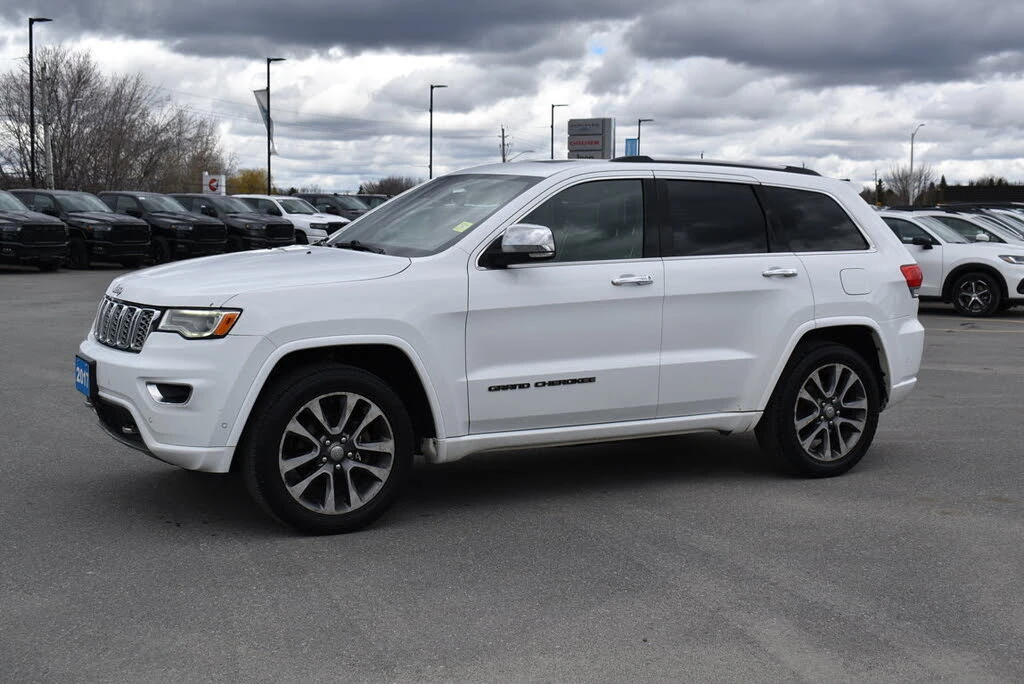 Jeep Grand cherokee OVERLAND| 8ZF| HARMAN/KARDON| DISTRONIC| ПАНО, снимка 3 - Автомобили и джипове - 54960931