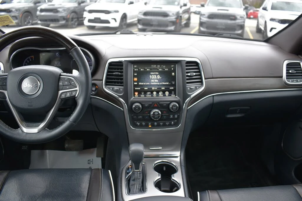 Jeep Grand cherokee OVERLAND| 8ZF| HARMAN/KARDON| DISTRONIC| ПАНО, снимка 8 - Автомобили и джипове - 54960931