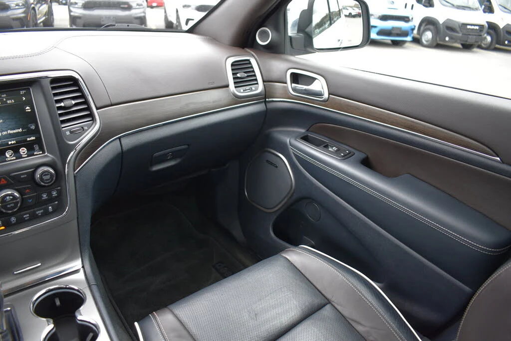 Jeep Grand cherokee OVERLAND| 8ZF| HARMAN/KARDON| DISTRONIC| ПАНО, снимка 14 - Автомобили и джипове - 54960931