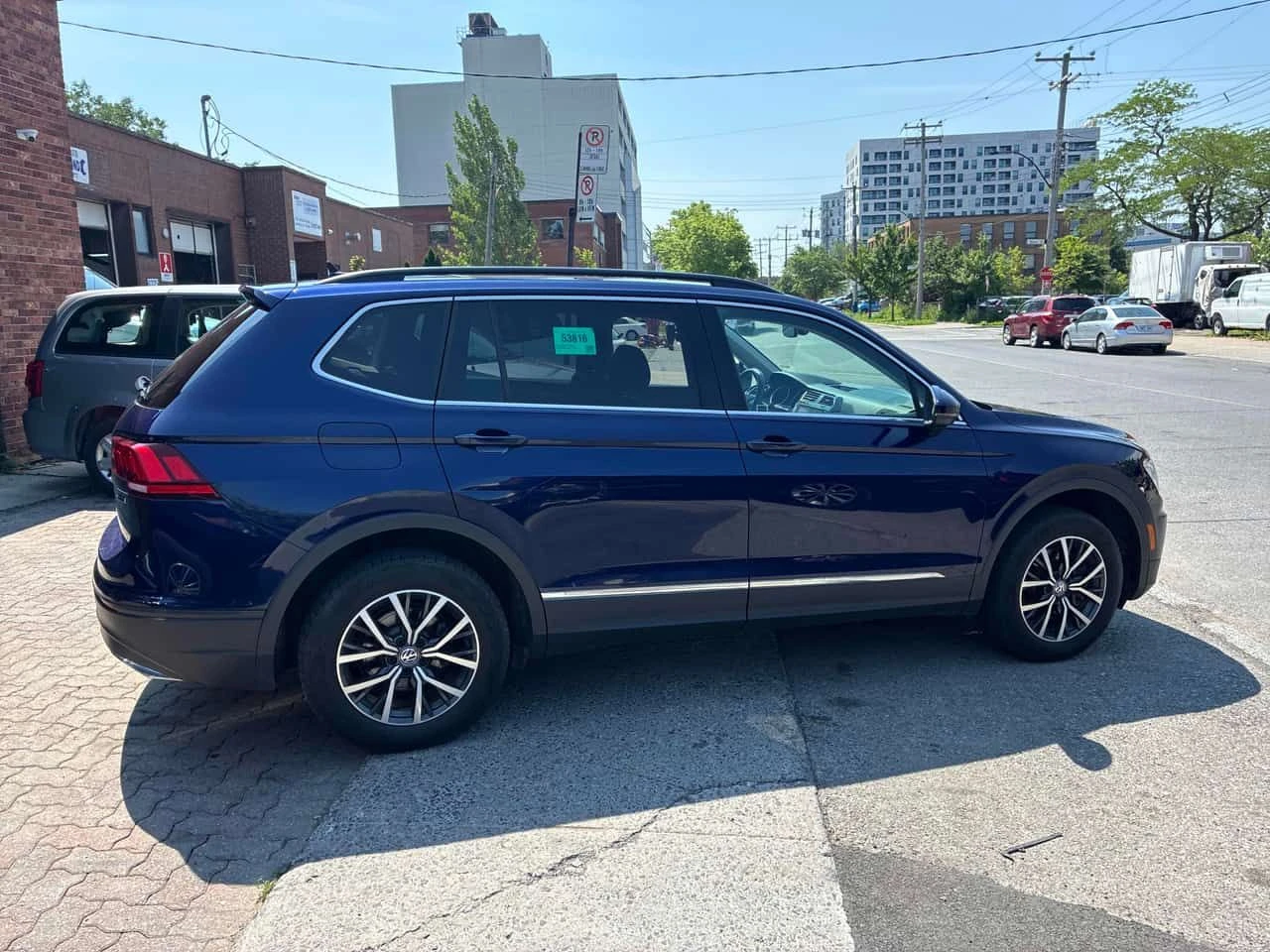 VW Tiguan 4MOTION | CARFAX | БЕЗ ПЪРВОНАЧАЛНА ВНОСКА, снимка 6 - Автомобили и джипове - 55179782