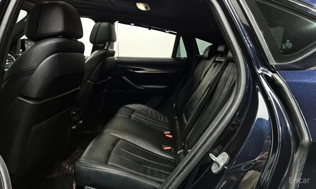 BMW X6 xDrive 40d M Sport/ХАРМАН/ХЕДЪП/ПОДГРЕВ/ПАМЕТ/360, снимка 12 - Автомобили и джипове - 55833156