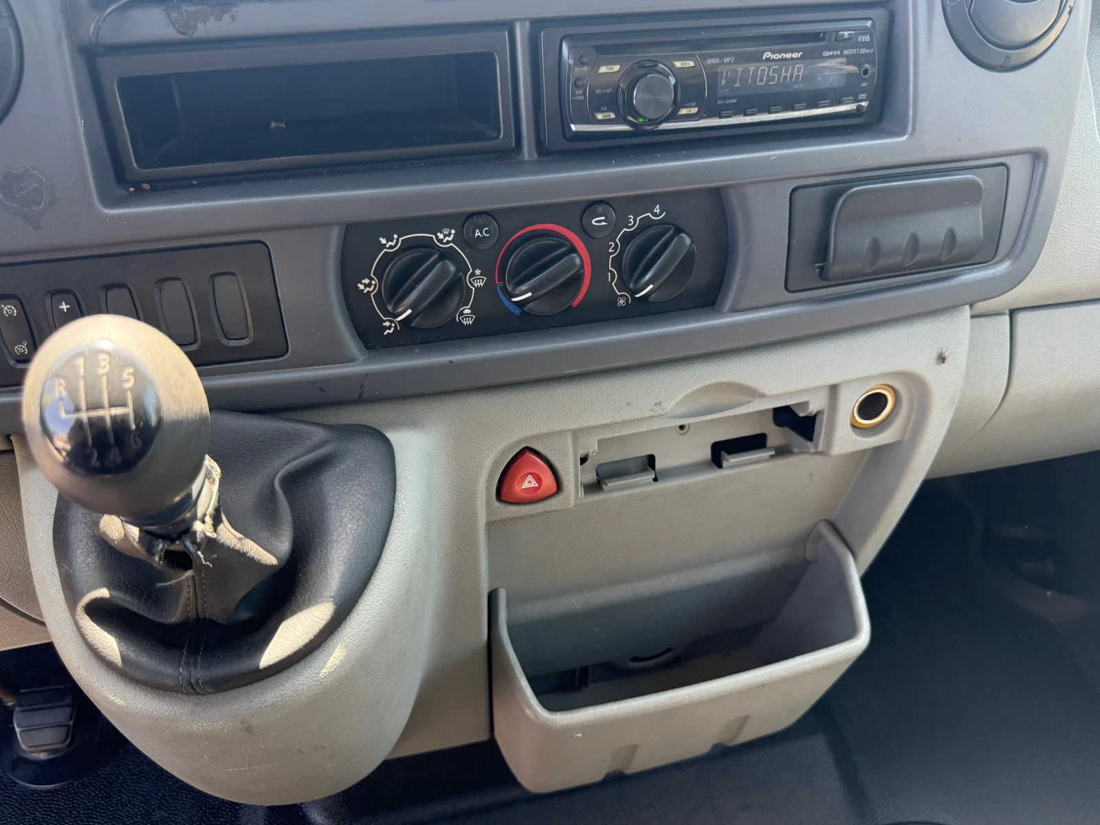 Renault Master 3.0Dci 150коня Климатик, снимка 13 - Бусове и автобуси - 55216643