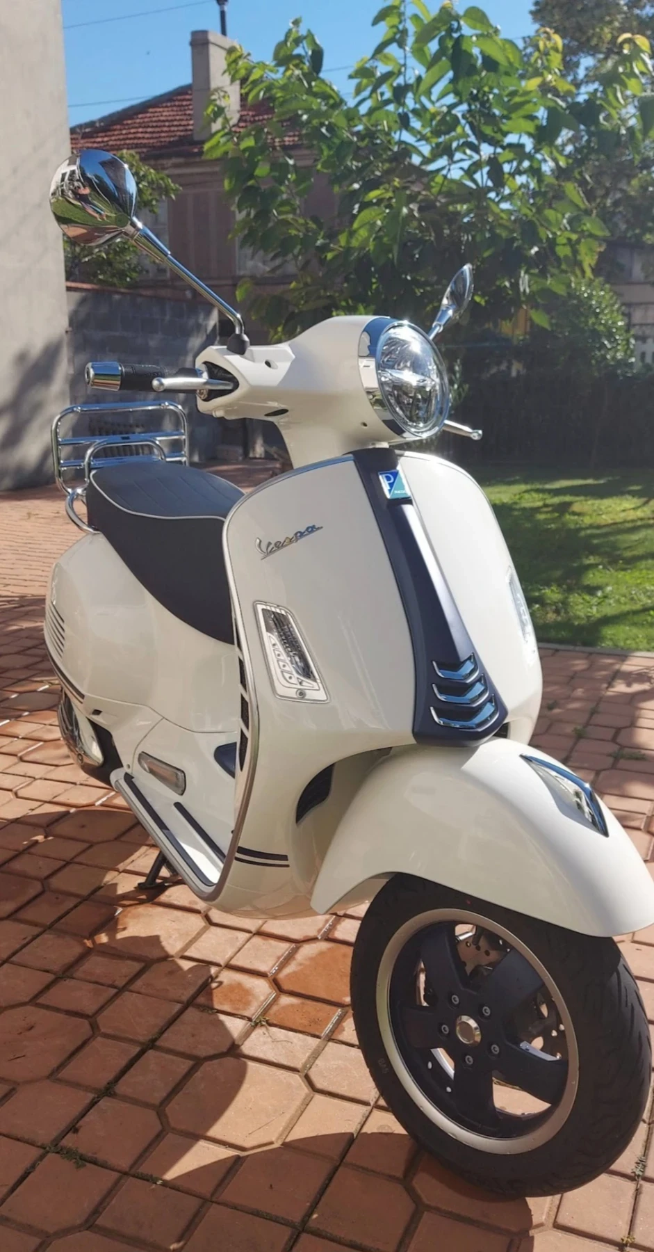 Vespa GTS YACHT CLUB Limited edition 300cc