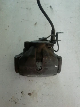 Спирачен апарат преден десен Фолксваген Пасат 1.9пд (2)