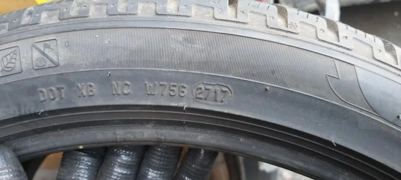 Гуми Зимни 295/35R21, снимка 5 - Гуми и джанти - 31151981