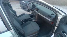 Opel Astra 1.6 перфектен.навигация , снимка 13