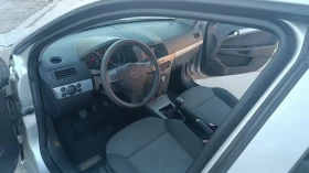 Opel Astra 1.6 перфектен.навигация , снимка 14
