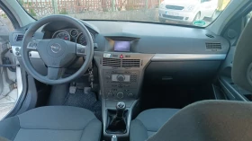 Opel Astra 1.6 перфектен.навигация , снимка 15