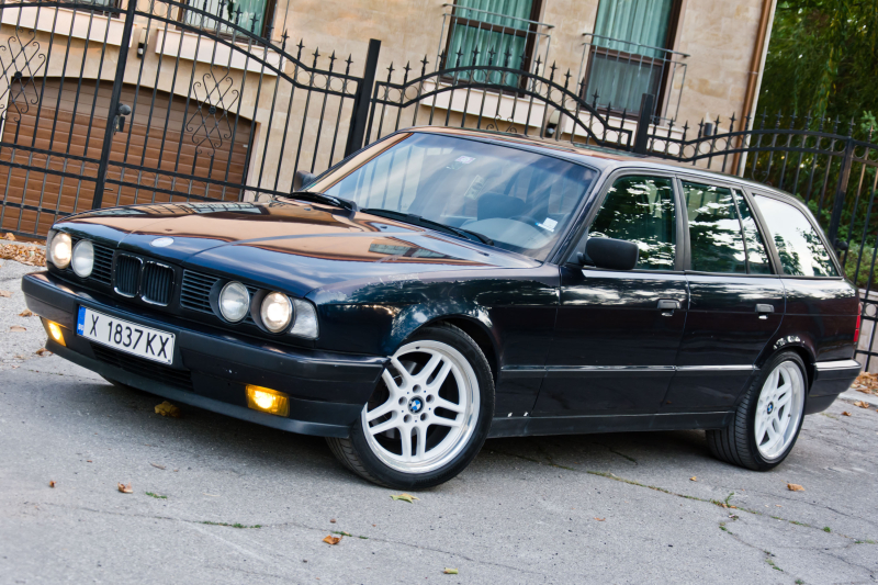 BMW 525, снимка 1 - Автомобили и джипове - 45582941