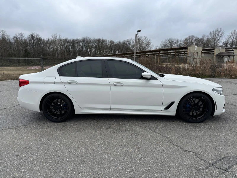 BMW 540 M* SPORT* XDRIVE* ДИГИТАЛНО* ТАБЛО* МАСАЖ* ОБДУХВА, снимка 4 - Автомобили и джипове - 48524007