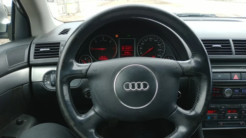 Audi A4 1.9TDi klimatronik , снимка 9 - Автомобили и джипове - 49260569