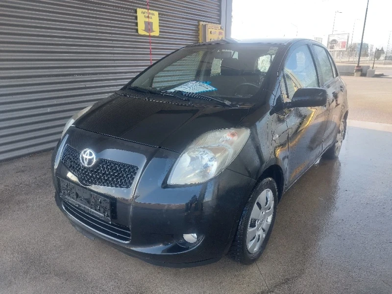 Toyota Yaris 1.1 бензин клима , снимка 1 - Автомобили и джипове - 49566567