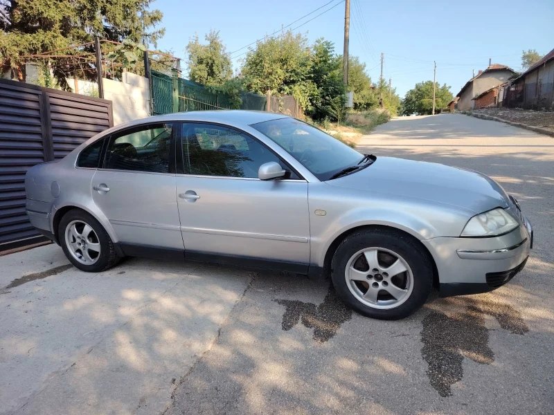VW Passat 2.5 TDI, снимка 3 - Автомобили и джипове - 51227069