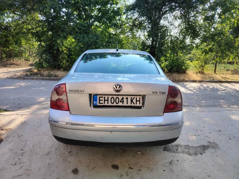 VW Passat 2.5 TDI, снимка 4 - Автомобили и джипове - 51227069