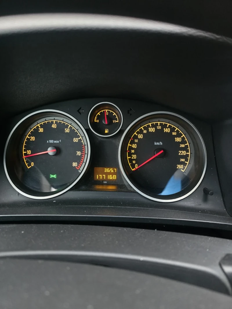 Opel Zafira, снимка 3 - Автомобили и джипове - 52055402