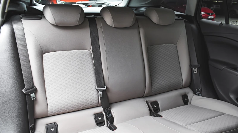 Opel Astra Sports Tourer 1.6 CDTi Ecoflex Edition, снимка 11 - Автомобили и джипове - 52293651