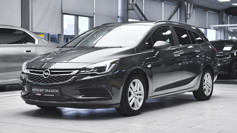 Opel Astra Sports Tourer 1.6 CDTi Ecoflex Edition, снимка 4 - Автомобили и джипове - 52293651