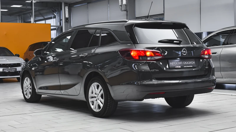 Opel Astra Sports Tourer 1.6 CDTi Ecoflex Edition, снимка 7 - Автомобили и джипове - 52293651