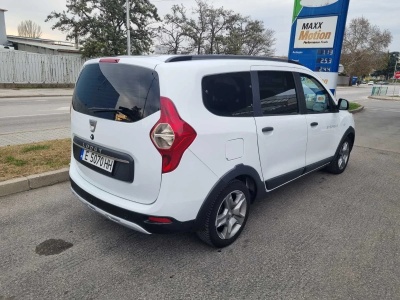 Dacia Lodgy 1.2 STEPWAY 89000 km 7 МЕСТА, снимка 3 - Автомобили и джипове - 52447318