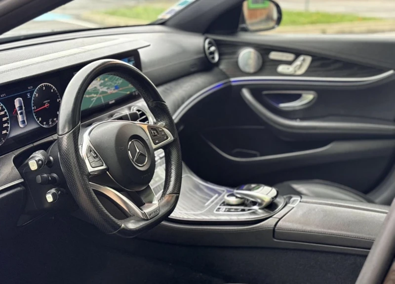 Mercedes-Benz E 200 AMG/PANO/BURM/FULL, снимка 6 - Автомобили и джипове - 53296087