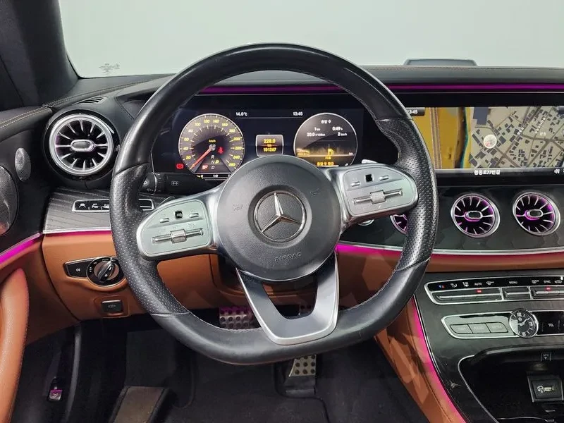 Mercedes-Benz E 220 HEAD UP/DISTRONIC/360 VIEW/BURMESTER, снимка 13 - Автомобили и джипове - 56737103