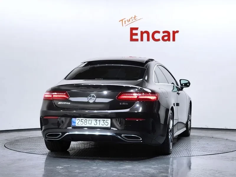 Mercedes-Benz E 220 HEAD UP/DISTRONIC/360 VIEW/BURMESTER, снимка 4 - Автомобили и джипове - 56737103