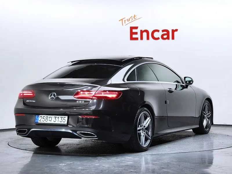 Mercedes-Benz E 220 HEAD UP/DISTRONIC/360 VIEW/BURMESTER, снимка 2 - Автомобили и джипове - 56737103