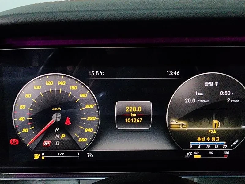 Mercedes-Benz E 220 HEAD UP/DISTRONIC/360 VIEW/BURMESTER, снимка 8 - Автомобили и джипове - 56737103