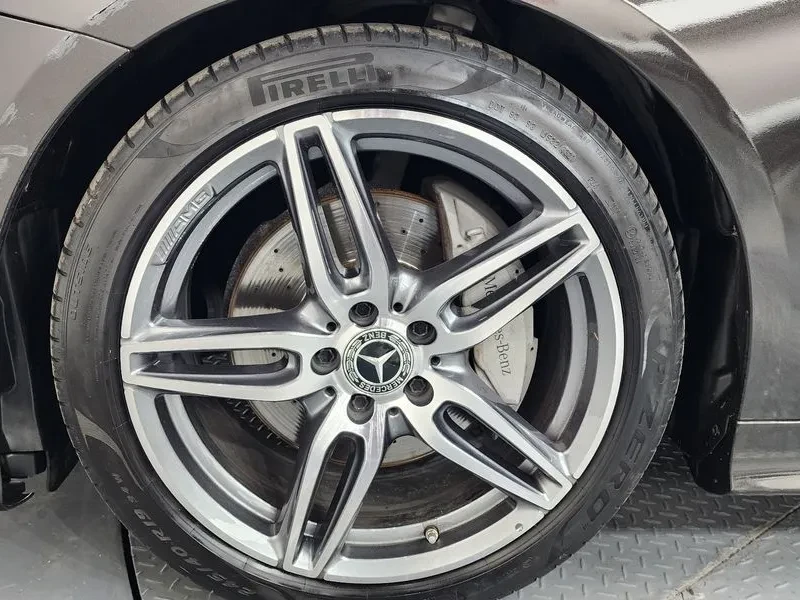 Mercedes-Benz E 220 HEAD UP/DISTRONIC/360 VIEW/BURMESTER, снимка 5 - Автомобили и джипове - 56737103